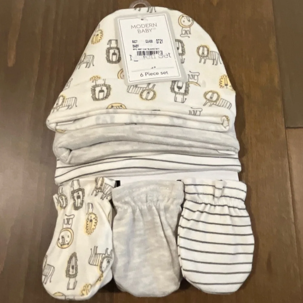 NWT Modern Baby 6 Piece Set Hats and Scratch Mittens